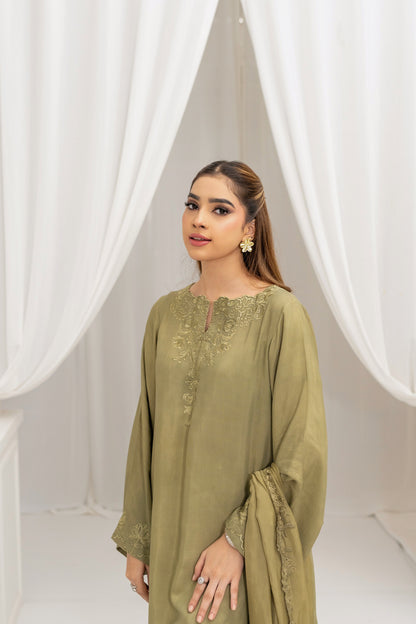 Embroidered moss green silk kurta close up detail – Meryl Wear