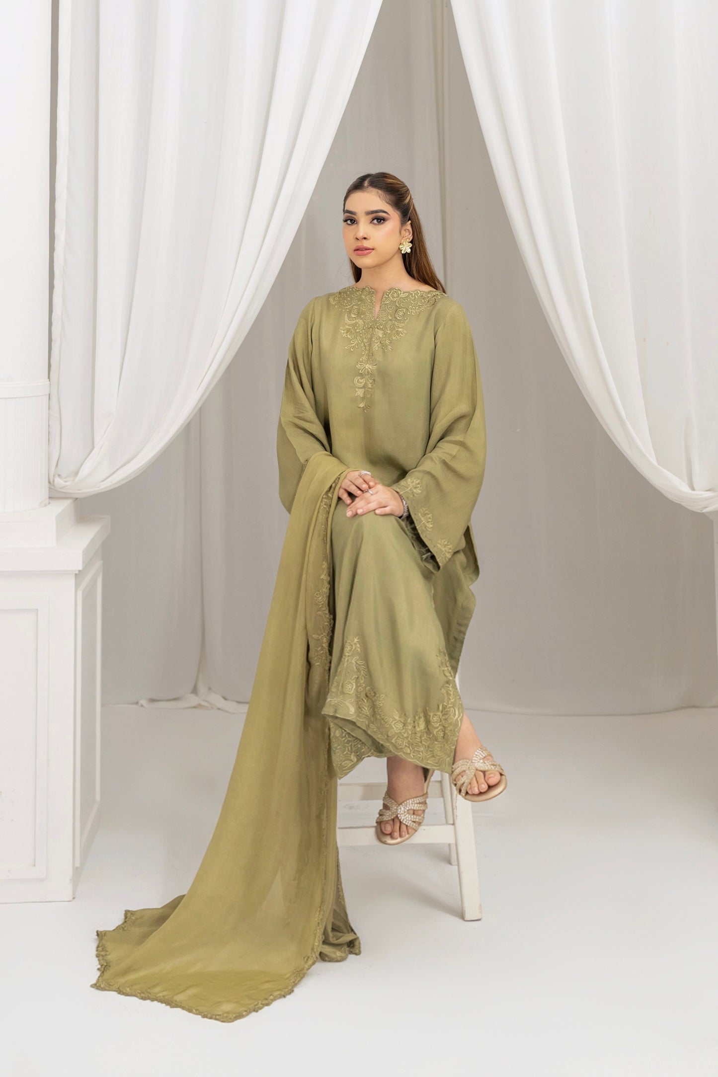 Women's Clothing Online in Pakistan | Meryl Wear | Lawn, Silk and Khaddar | Winter Collection | Luxury, Premium and Affordable.