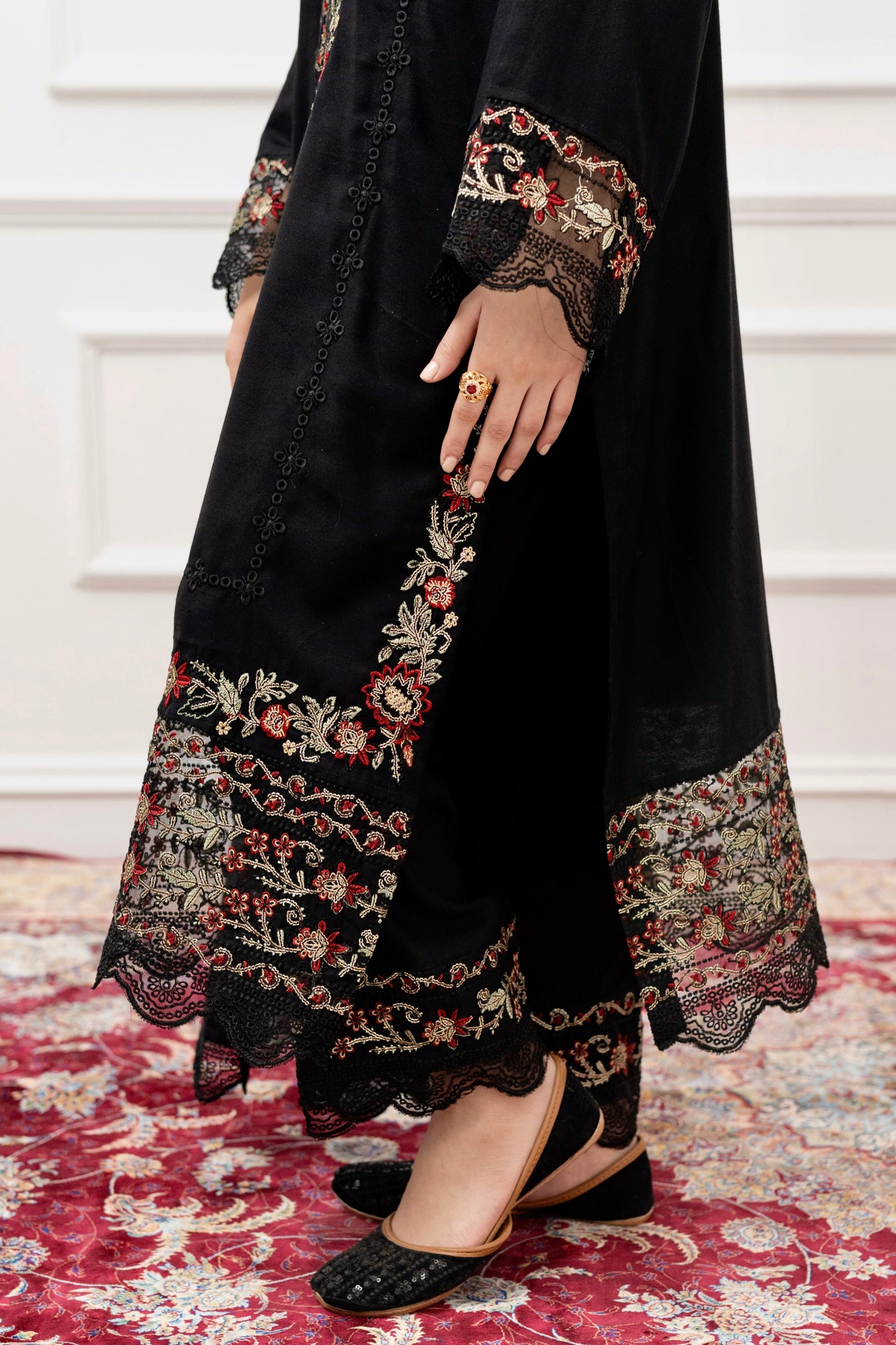 LUXURY BLACK KARANDI 3 PCS READY TO WEAR SET (W-1001)