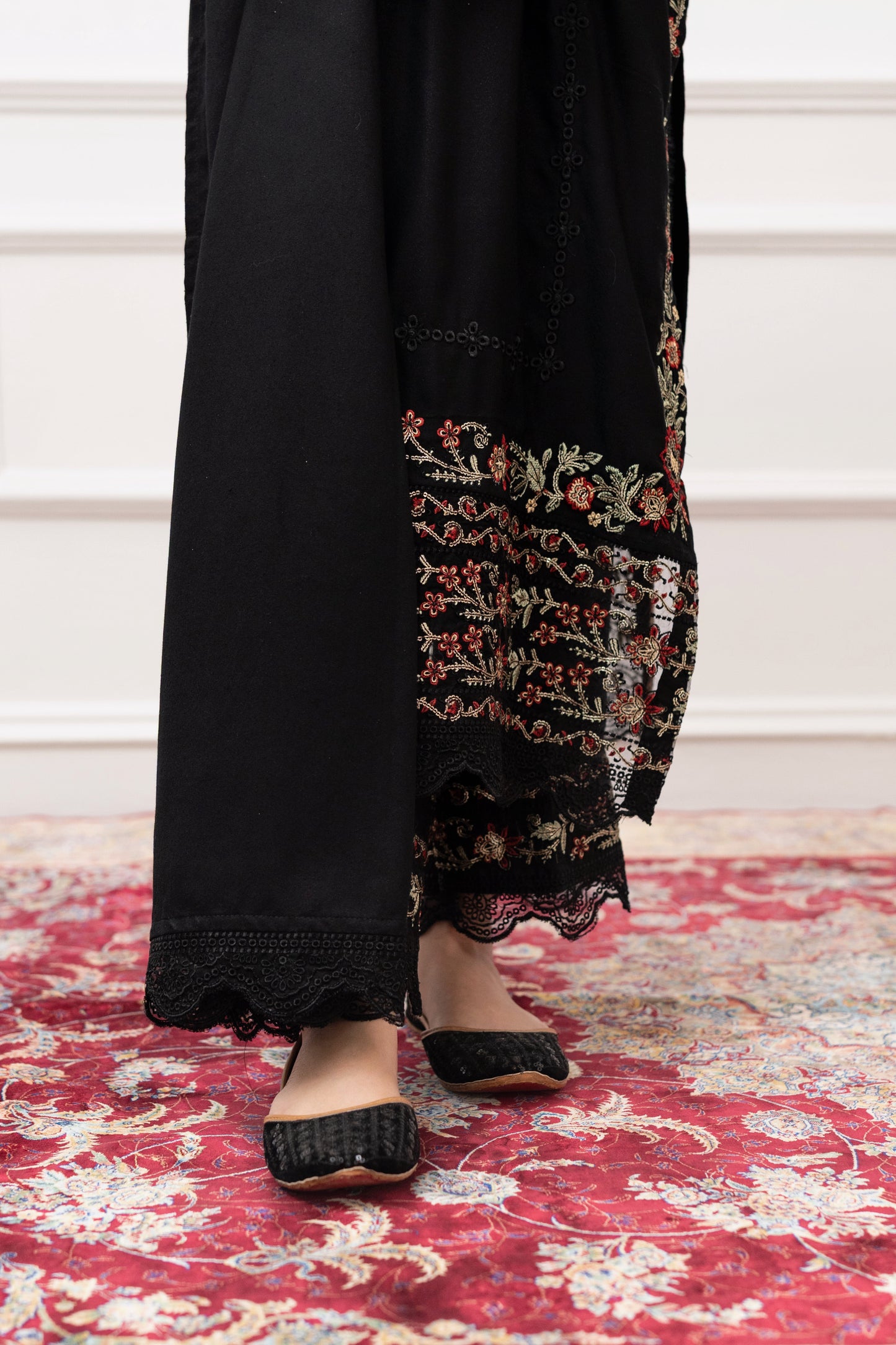 LUXURY BLACK KARANDI 3 PCS READY TO WEAR SET (W-1001)