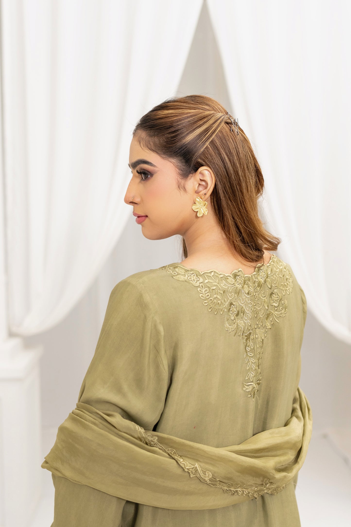 Women's Clothing Online in Pakistan | Meryl Wear | Lawn, Silk and Khaddar | Winter Collection | Luxury, Premium and Affordable.
