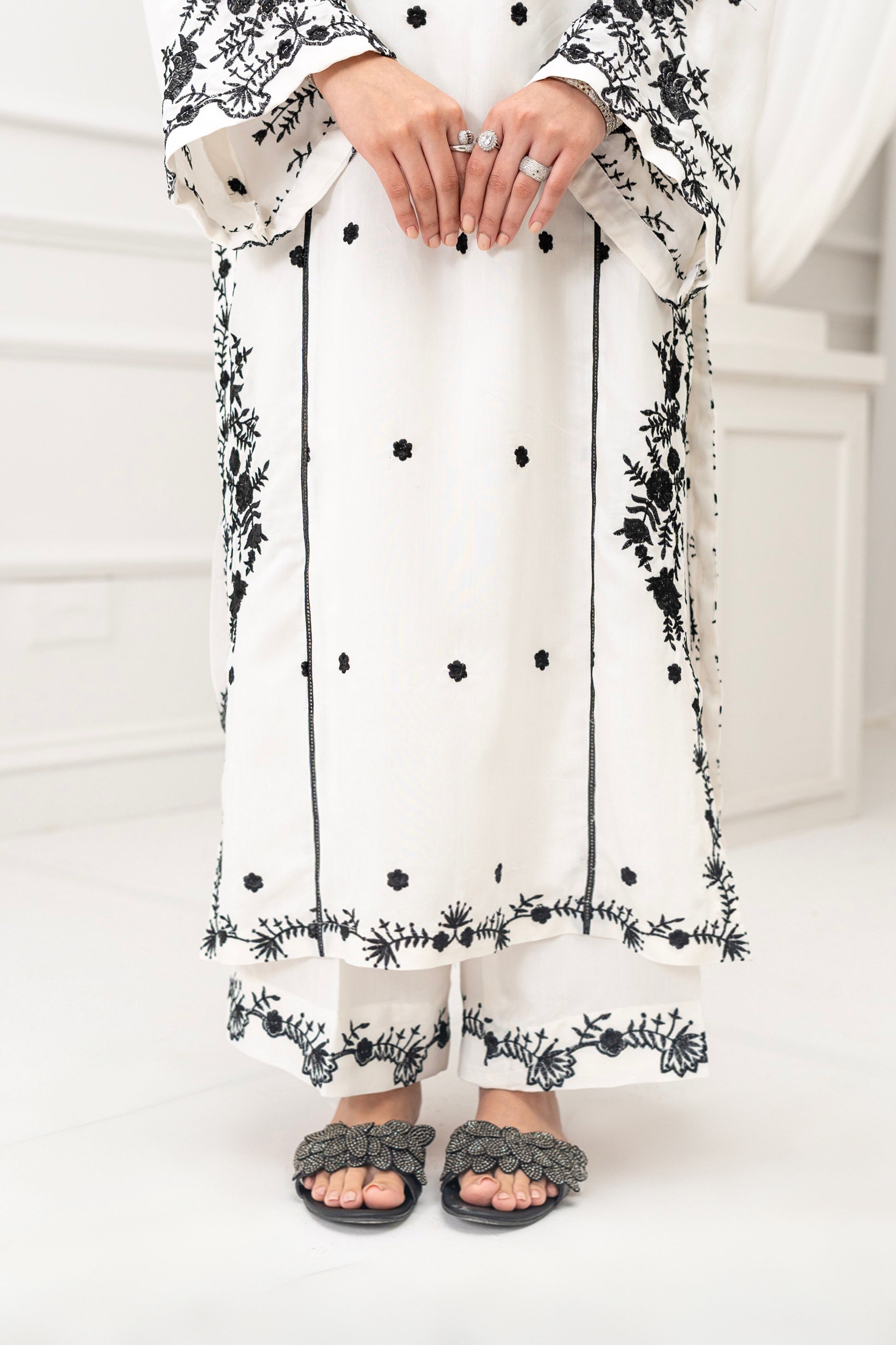 Women's Clothing Online in Pakistan | Meryl Wear | Lawn, Silk and Khaddar | Winter Collection | Luxury, Premium and Affordable.